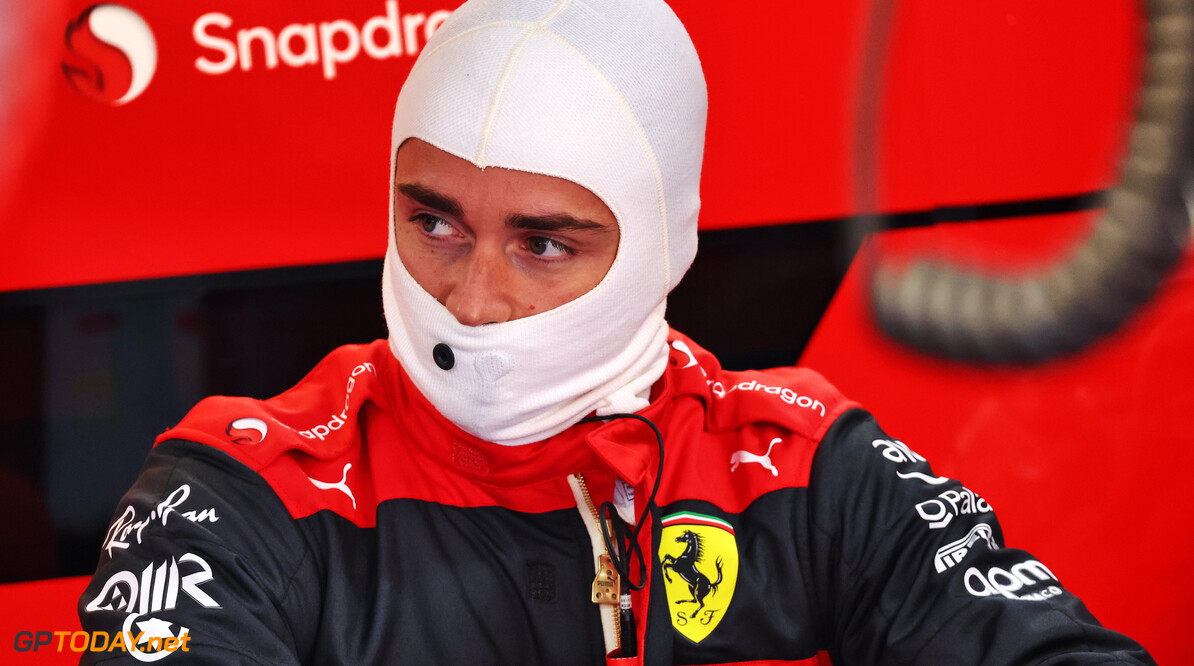 Verbaasde Leclerc bedankt teamgenoot Sainz hartelijk: "Hoop dat hij morgen meedoet om de winst"