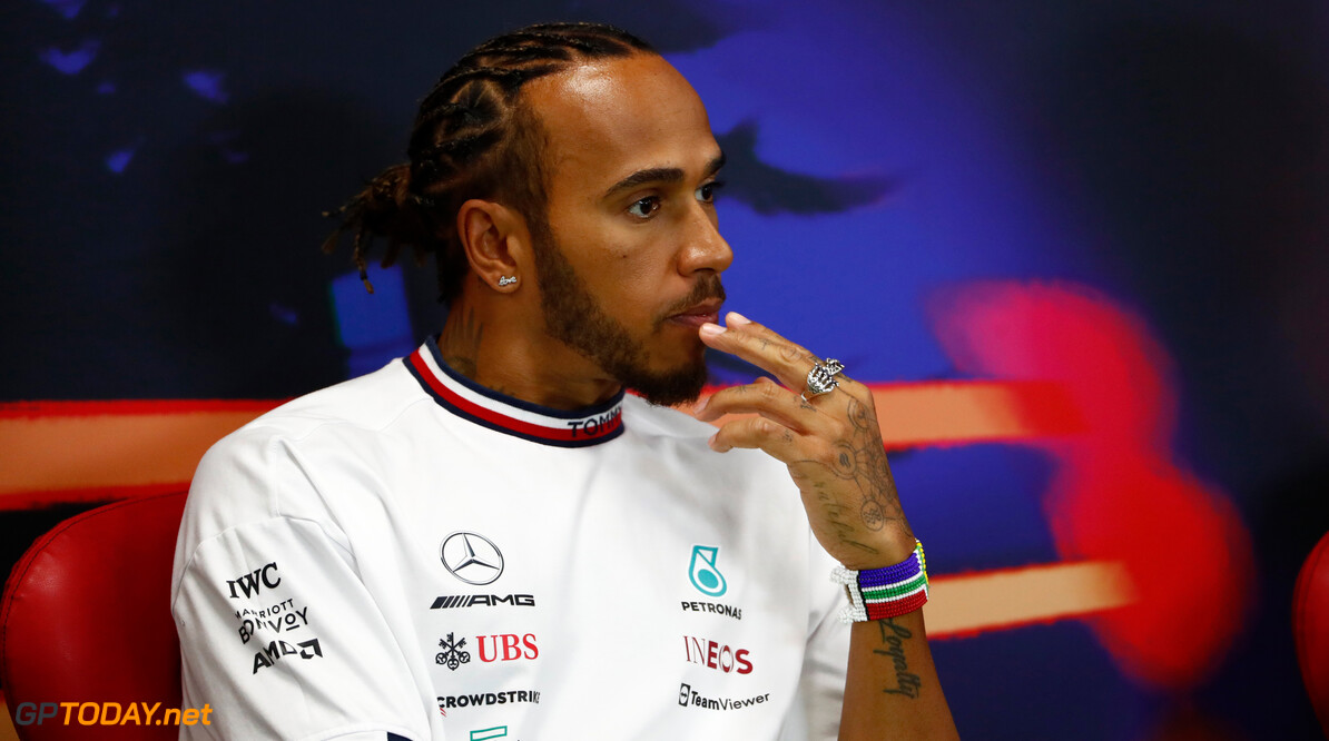 Danner haalt uit naar Hamilton na Alonso-incident: "Is hij gek geworden?"