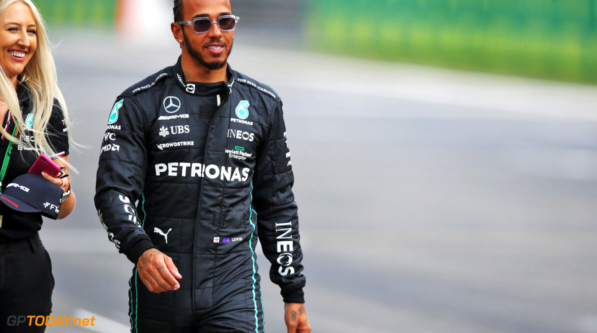 Hamilton hoopt op zeges: "De auto wordt steeds meer een racewagen"