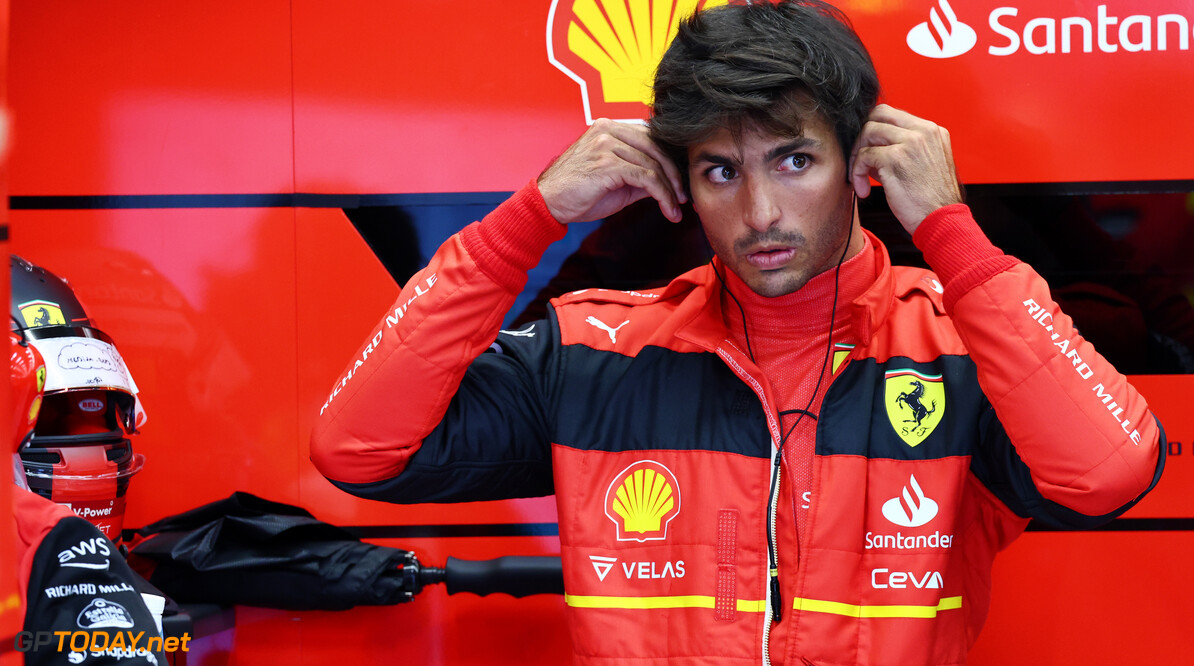 Sainz kan zich niet vinden in tijdstraf: "Ik moest remmen voor een McLaren-monteur"
