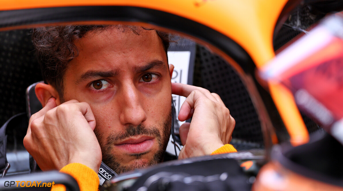 Ricciardo ontvangt gridstraf voor crash met Magnussen