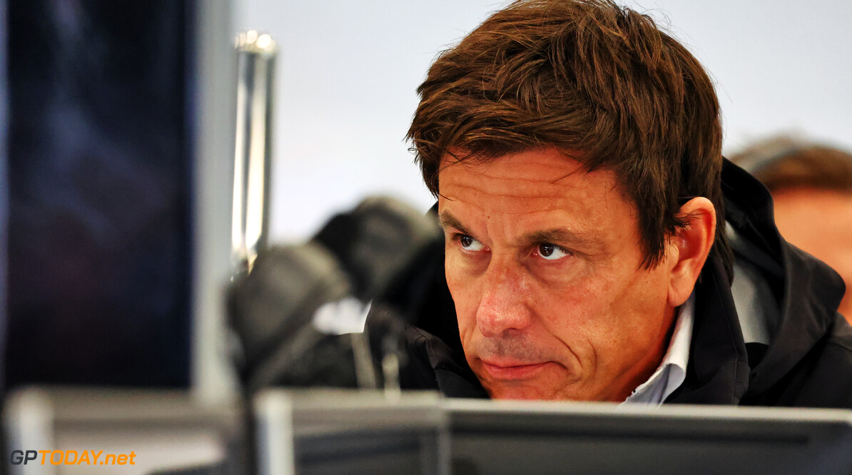 Wolff: 'Lopen meerdere maanden achter' op Red Bull en Ferrari