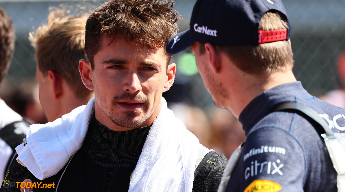 Leclerc over rivaliteit met Verstappen: "We begrijpen elkaar"