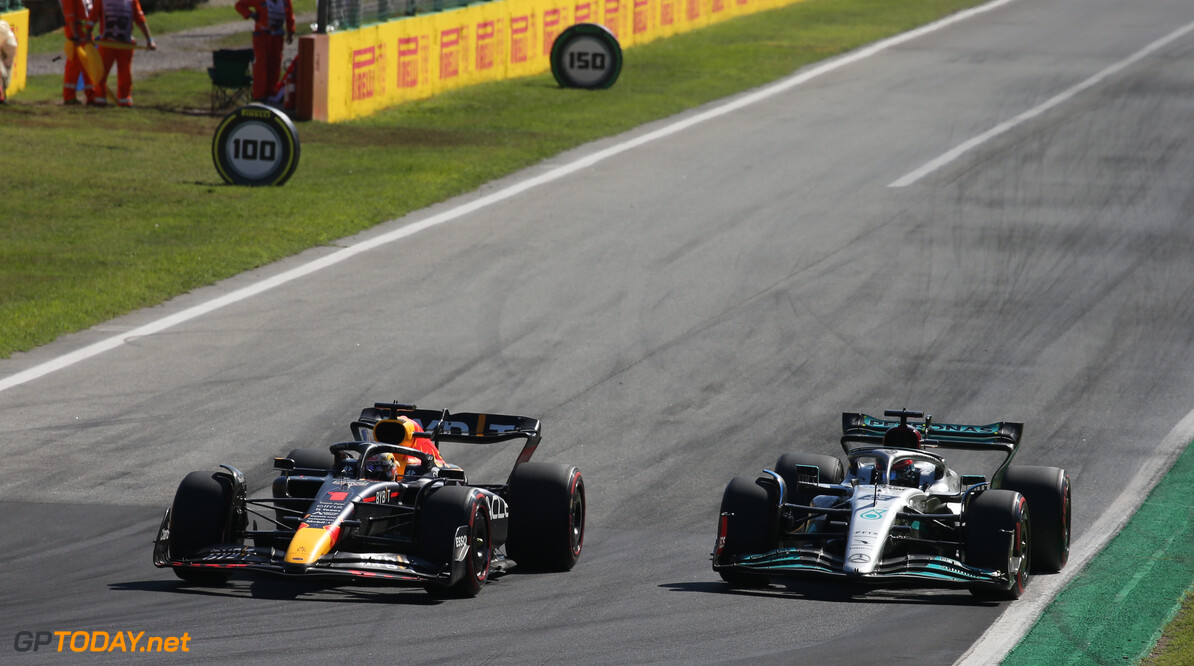 Webber oneens met Mercedes-beweringen Verstappen: "Beleefd van Max"
