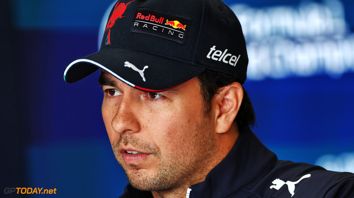 Perez biedt excuses aan voor uitspraken over Verstappen