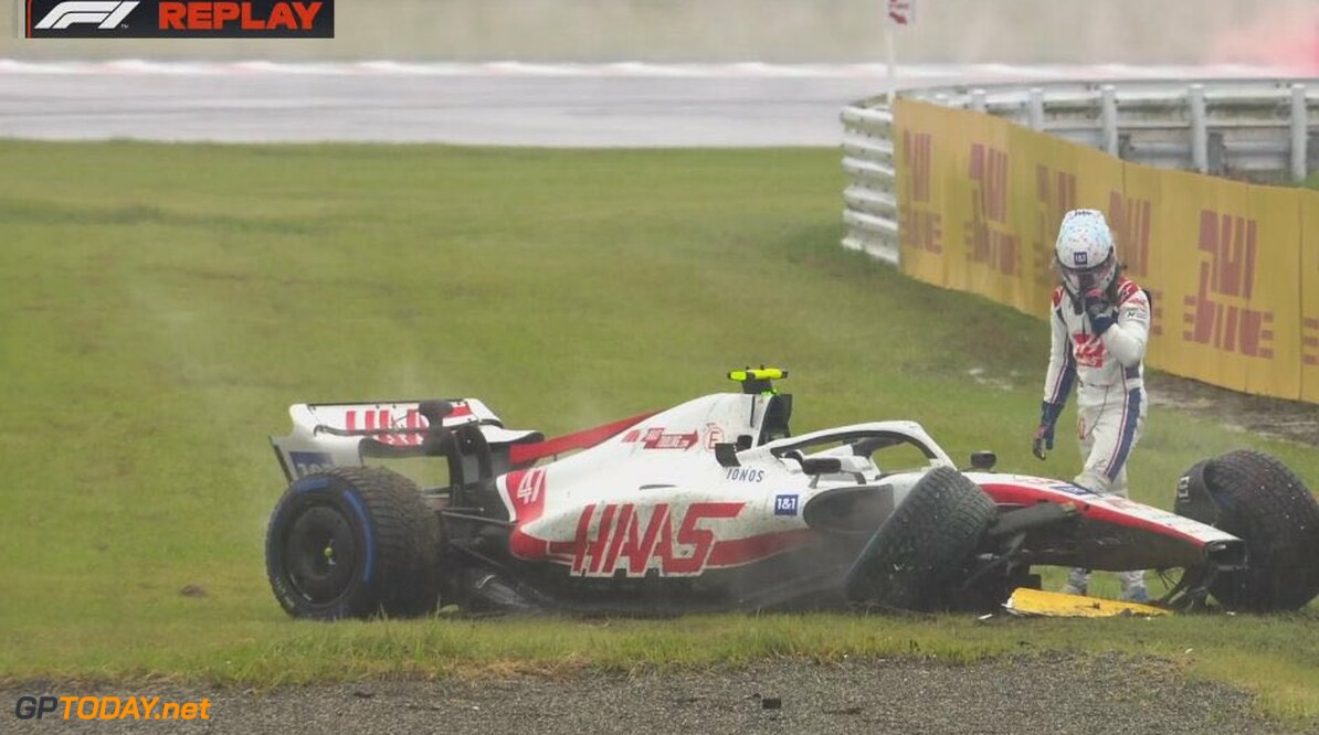 Steiner gefrustreerd na weer een crash Schumacher: "Derde keer met flinke schade"