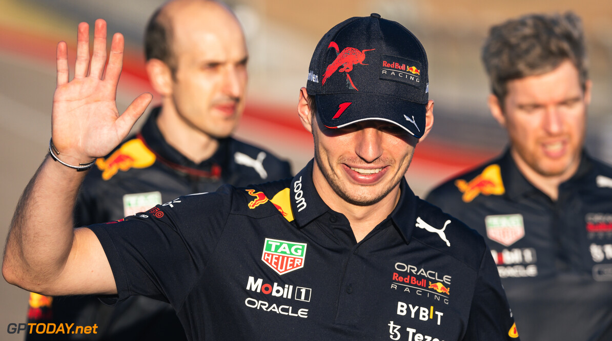 <b> Video: </b> Verstappen en Ricciardo dollen over baardhaar