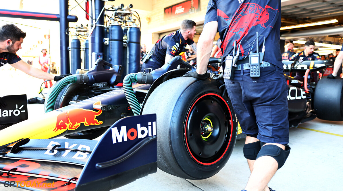 Red Bull snelste in de pitlane ondanks problemen bij pitstop Verstappen