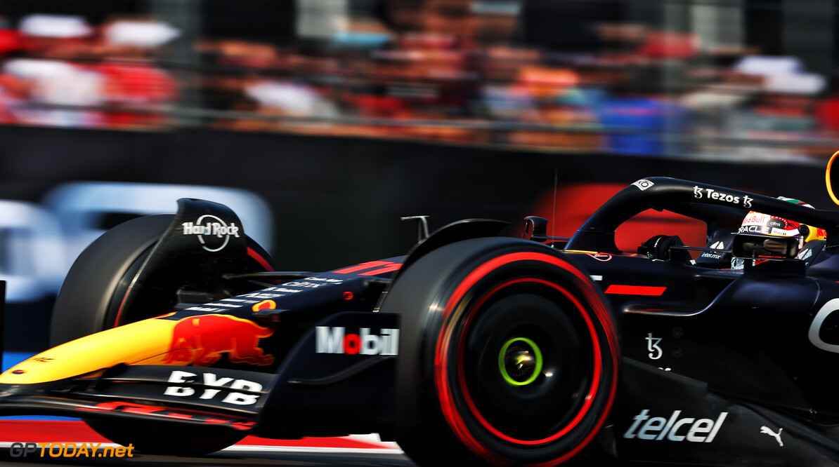 <b>Video: </b>Max Verstappen en Lewis Hamilton crashen tijdens GP Brazilie