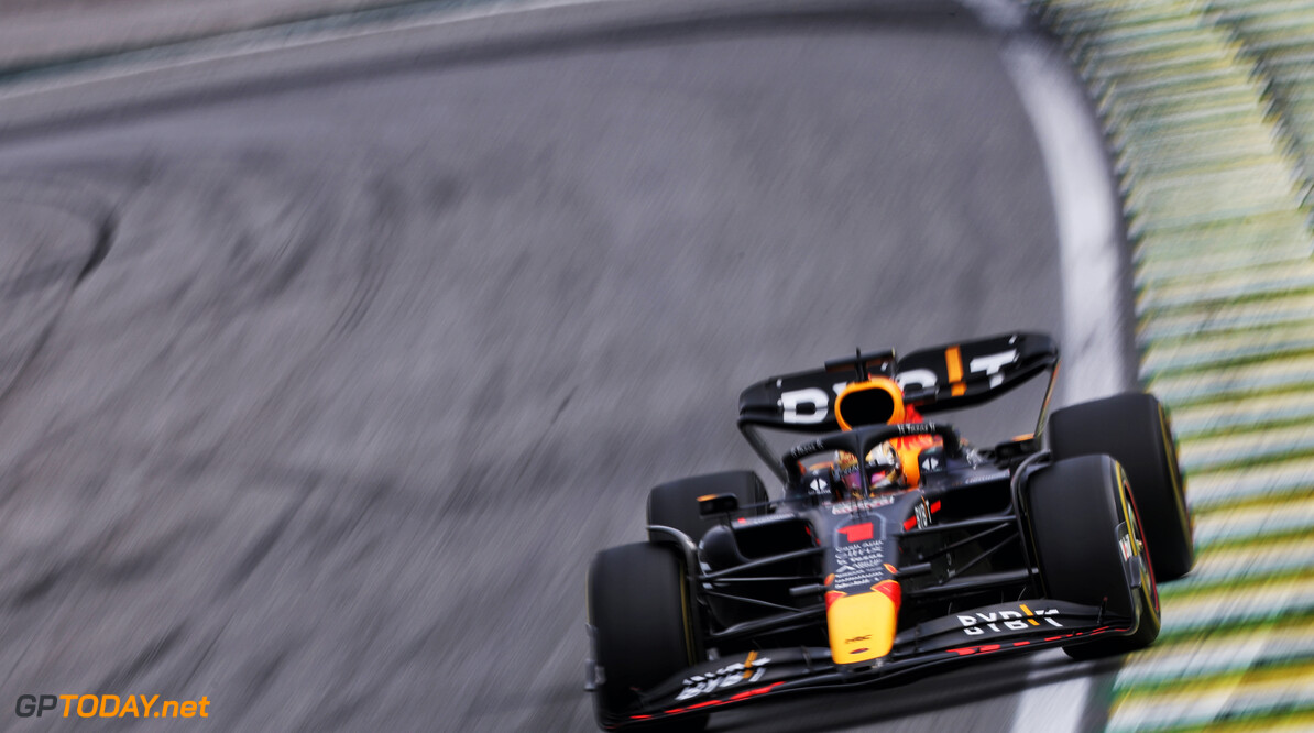 <b> Uitslag VT2 Abu Dhabi: </b> Verstappen simpel snelste voor Russell