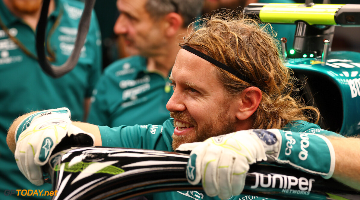 Vettel nog niet emotioneel na laatste kwalificatie: "Ik zit nu nog in de zone"