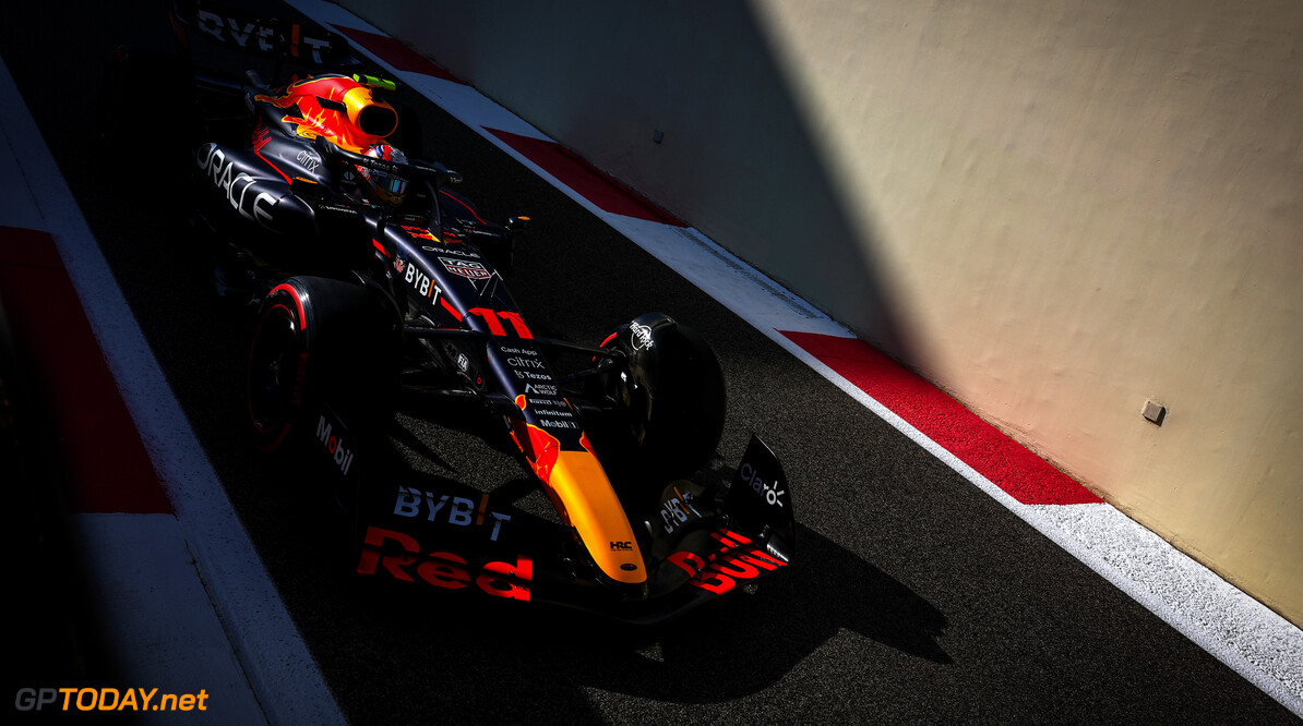 <b> Uitslag VT3 Abu Dhabi: </b> Perez snelste voor Verstappen, Hamilton moet vrezen voor straf