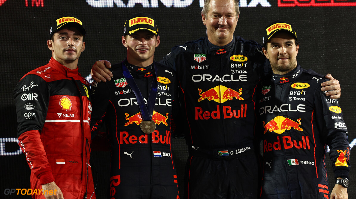 Formula One World Championship
1st place Max Verstappen (NLD) Red Bull Racing, 2nd place Charles Leclerc (MON) Ferrari ad 3rd place Sergio Perez (MEX) Red Bull Racing RB18 and Olaf Janssen Red Bull Racing IT.
20.11.2022. Formula 1 World Championship, Rd 22, Abu Dhabi Grand Prix, Yas Marina Circuit, Abu Dhabi, Race Day.
- www.xpbimages.com, EMail: requests@xpbimages.com (C) Copyright: Batchleor / XPB Images
Motor Racing - Formula One World Championship - Abu Dhabi Grand Prix - Race Day - Abu Dhabi, UAE
XPB Images
Abu Dhabi
Abu Dhabi

Formel1 Formel F1 Formula 1 Formula1 GP Grand Prix one Abu Dhabi Yas Marina Circuit Yas Marina UAE United Arab Emirates Sunday 20 11 2022 November Podium Portrait