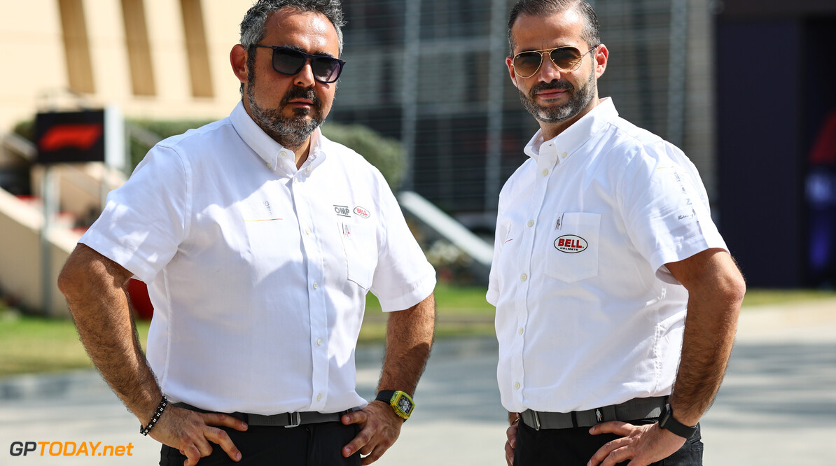 Formula One World Championship
Massimiliano Portioli (ITA) and Michael Aumento (BEL), Bell helmets technicians 
05.03.2023. Formula 1 World Championship, Rd 1, Bahrain Grand Prix, Sakhir, Bahrain, Race Day.
- www.xpbimages.com, EMail: requests@xpbimages.com (C) Copyright: Charniaux / XPB Images
Motor Racing - Formula One World Championship - Bahrain Grand Prix - Race Day - Sakhir, Bahrain
xpbimages.com
Sakhir
Bahrain

Formel1 Formel F1 Formula 1 Formula1 GP Grand Prix one Bahrain International Circuit BIC Manama Bahrain Sakhir Sunday March 05 5 03 3 2023 Portrait