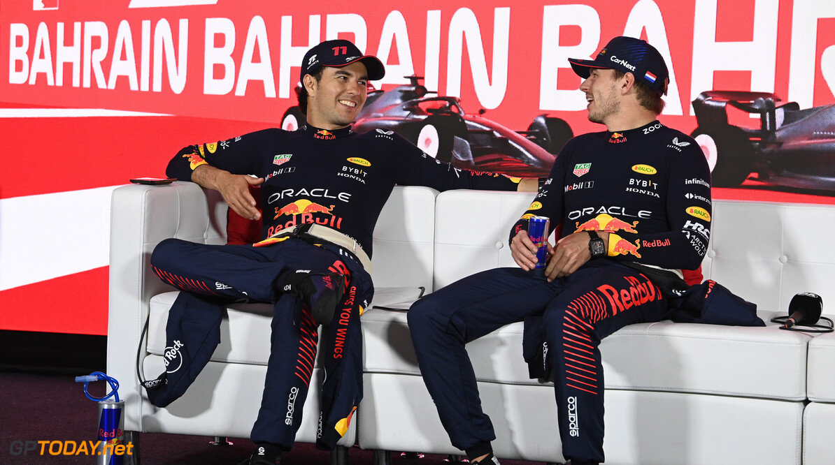 <b> Video: </b> Verstappen en Perez niet tevreden met Bahreins asfalt