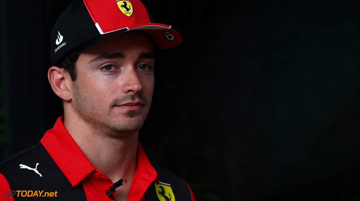 Leclerc ontkent Ferrari-geruchten: "Weet niet waar het vandaan komt"
