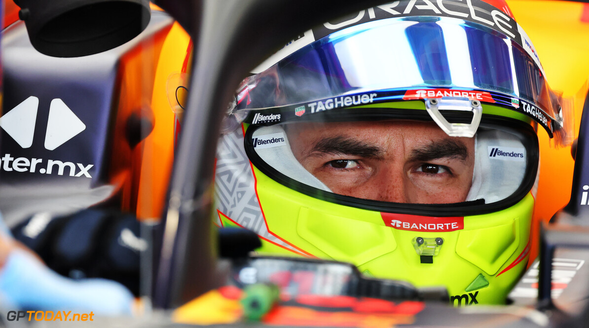 Perez kiest voor knalblauwe helm in Monaco