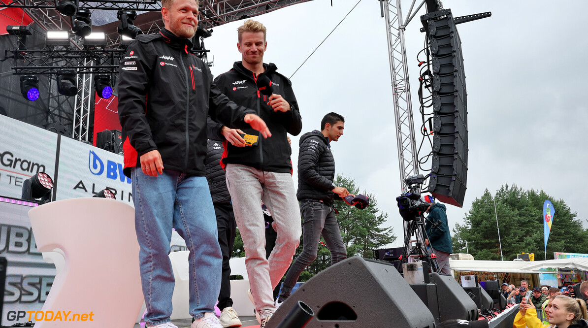 Formula One World Championship
(L to R): Kevin Magnussen (DEN) Haas F1 Team and Nico Hulkenberg (GER) Haas F1 Team on the FanZone Stage.

01.07.2023. Formula 1 World Championship, Rd 10, Austrian Grand Prix, Spielberg, Austria, Sprint Day.

- www.xpbimages.com, EMail: requests@xpbimages.com (C) Copyright: Moy / XPB Images
Motor Racing - Formula One World Championship - Austrian Grand Prix - Sprint Day - Spielberg, Austria
xpbimages.com
Spielberg
Austria

Formel1 Formel F1 Formula 1 Formula1 GP Grand Prix one Circuit A