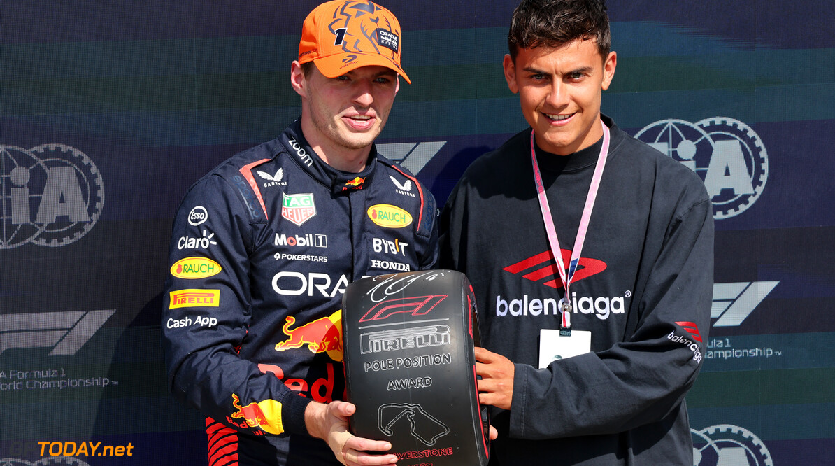 Formula One World Championship
(L to R): Max Verstappen (NLD) Red Bull Racing receives the Pirelli Pole Position Award from Paulo Dybala (ARG) Football Player.

08.07.2023. Formula 1 World Championship, Rd 11, British Grand Prix, Silverstone, England, Qualifying Day.

- www.xpbimages.com, EMail: requests@xpbimages.com (C) Copyright: Batchelor / XPB Images
Motor Racing - Formula One World Championship - British Grand Prix - Qualifying Day - Silverstone, England
XPB Images
Silverstone
England

July Formel1 Formel F1 Formula 1 Formula1 GP Grand Prix one Circ