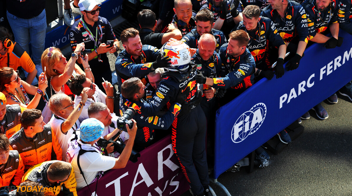 Formula One World Championship
Race winner Max Verstappen (NLD) Red Bull Racing celebrates in parc ferme with the team.

23.07.2023. Formula 1 World Championship, Rd 12, Hungarian Grand Prix, Budapest, Hungary, Race Day.

 - www.xpbimages.com, EMail: requests@xpbimages.com (C) Copyright: Coates / XPB Images
Motor Racing - Formula One World Championship - Hungarian Grand Prix - Race Day - Budapest, Hungary
XPB Images
Budapest
Hungary

Formel1 Formel F1 Formula 1 Formula1 GP Grand Prix one Circuit H