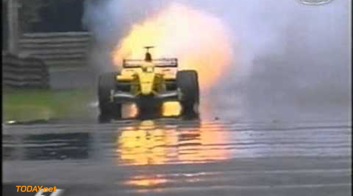 <b>Historie: </b>Fisichella zet Spa in vuur en vlam met motorplof - 2002