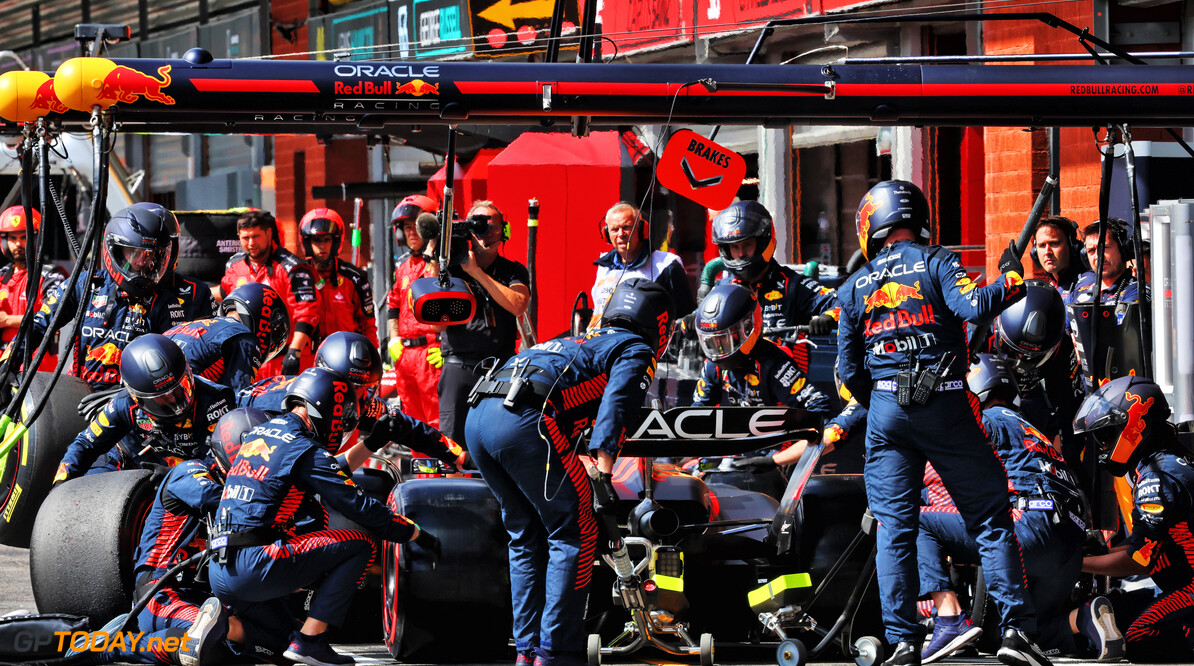 Formula One World Championship
Max Verstappen (NLD) Red Bull Racing RB19 makes a pit stop.

30.07.2023. Formula 1 World Championship, Rd 13, Belgian Grand Prix, Spa Francorchamps, Belgium, Race Day.

- www.xpbimages.com, EMail: requests@xpbimages.com (C) Copyright: Batchelor / XPB Images
Motor Racing - Formula One World Championship - Belgian Grand Prix - Race Day - Spa Francorchamps, Belgium
XPB Images
Spa Francorchamps
Belgium

Formel1 Formel F1 Formula 1 Formula1 GP Grand Prix one Circuit d