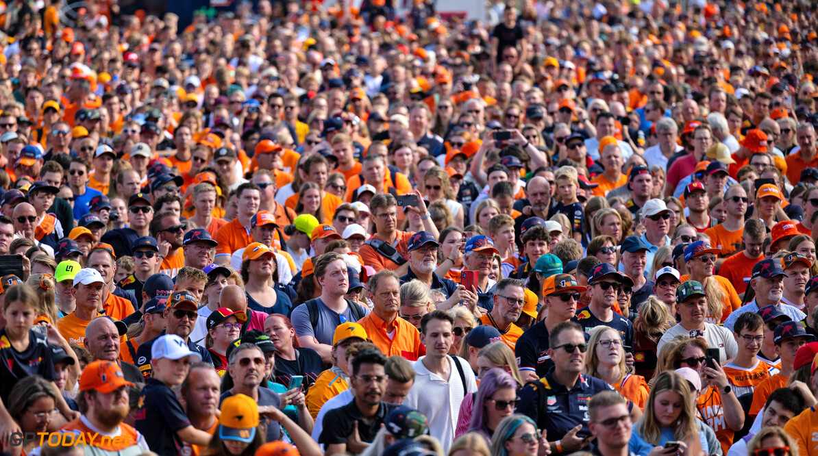 Formula One World Championship
Fans at the FanZone Stage.

25.08.2023. Formula 1 World Championship, Rd 14, Dutch Grand Prix, Zandvoort, Netherlands, Practice Day.

 - www.xpbimages.com, EMail: requests@xpbimages.com (C) Copyright: Staley / XPB Images
Motor Racing - Formula One World Championship - Dutch Grand Prix - Practice Day - Zandvoort, Netherlands
XPB Images
Zandvoort
Netherlands

Formel1 Formel F1 Formula 1 Formula1 GP Grand Prix one Circuit Z