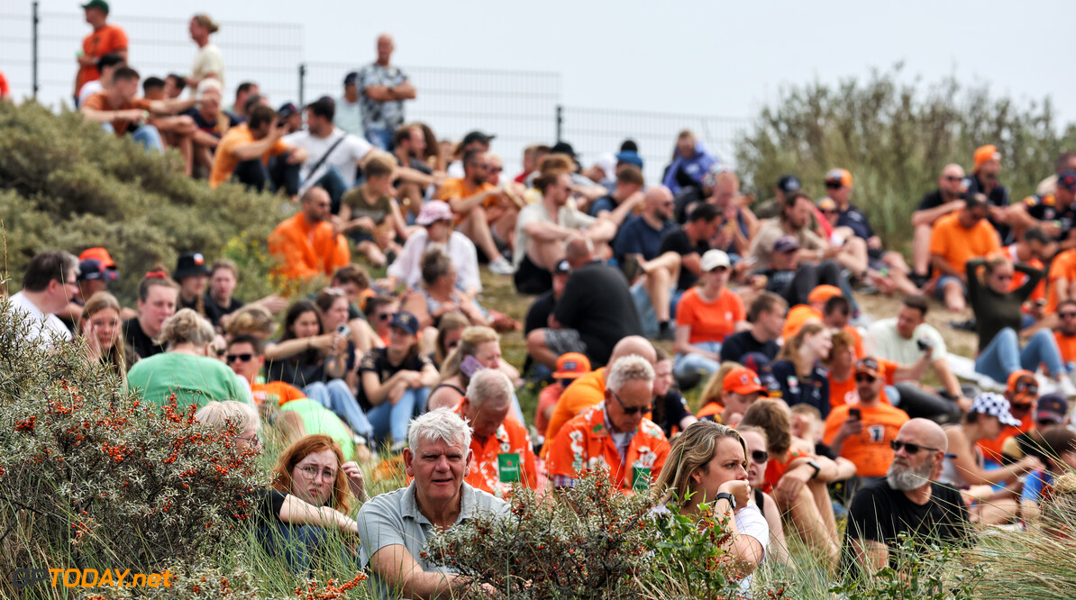 Formula One World Championship
Circuit atmosphere - fans in the dunes.

25.08.2023. Formula 1 World Championship, Rd 14, Dutch Grand Prix, Zandvoort, Netherlands, Practice Day.

- www.xpbimages.com, EMail: requests@xpbimages.com (C) Copyright: Moy / XPB Images
Motor Racing - Formula One World Championship - Dutch Grand Prix - Practice Day - Zandvoort, Netherlands
XPB Images
Zandvoort
Netherlands

Formel1 Formel F1 Formula 1 Formula1 GP Grand Prix one Circuit Z