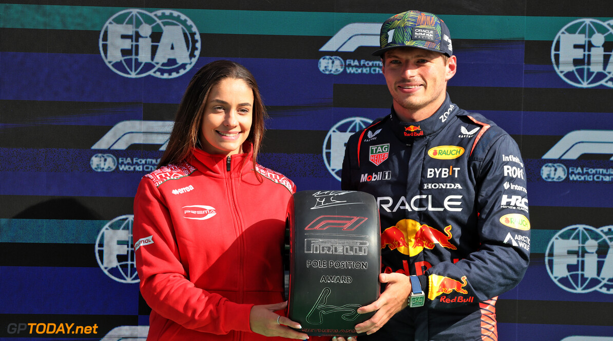 Formula One World Championship
Max Verstappen (NLD) Red Bull Racing receives the Pirelli Pole Position Award from Marta Garcia (ESP) Racing Driver.

26.08.2023. Formula 1 World Championship, Rd 14, Dutch Grand Prix, Zandvoort, Netherlands, Qualifying Day.

- www.xpbimages.com, EMail: requests@xpbimages.com (C) Copyright: Bearne / XPB Images
Motor Racing - Formula One World Championship - Dutch Grand Prix - Qualifying Day - Zandvoort, Netherlands
XPB Images
Zandvoort
Netherlands

Formel1 Formel F1 Formula 1 Formula1 GP Grand Prix one Circuit Z