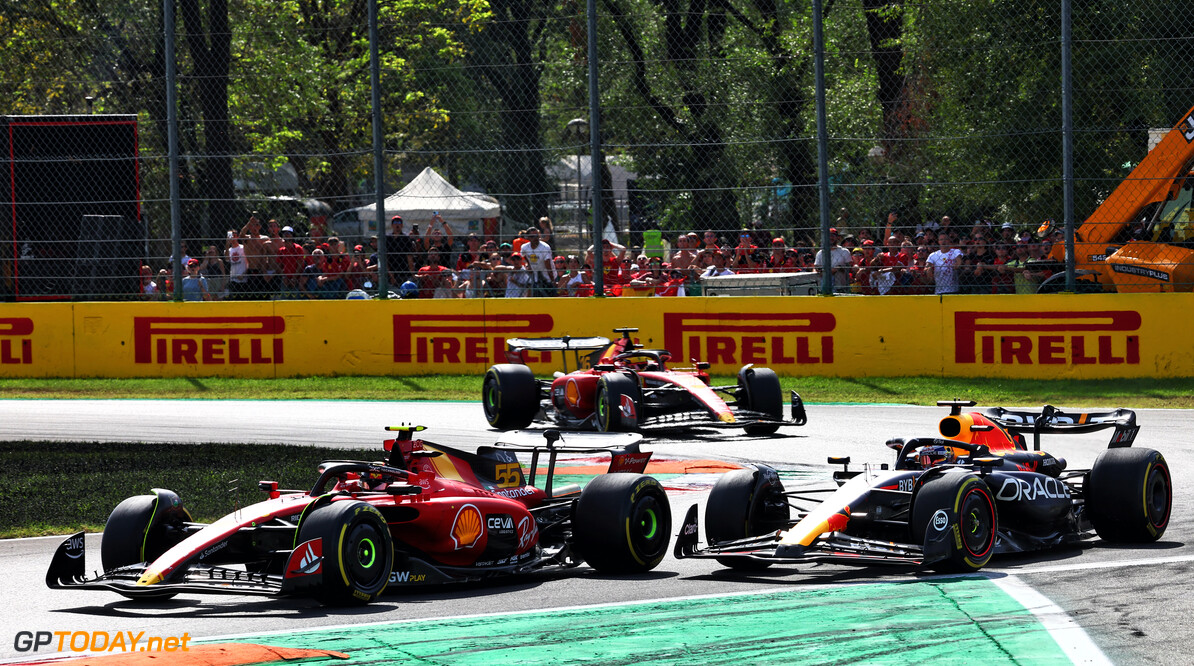 Formula One World Championship
Carlos Sainz Jr (ESP) Ferrari SF-23 and Max Verstappen (NLD) Red Bull Racing RB19 battle for the lead on the grid.

03.09.2023. Formula 1 World Championship, Rd 15, Italian Grand Prix, Monza, Italy, Race Day.

- www.xpbimages.com, EMail: requests@xpbimages.com (C) Copyright: Batchelor / XPB Images
Motor Racing - Formula One World Championship - Italian Grand Prix - Race Day - Monza, Italy
XPB Images
Monza
Italy

Formel1 Formel F1 Formula 1 Formula1 GP Grand Prix Italy Italian