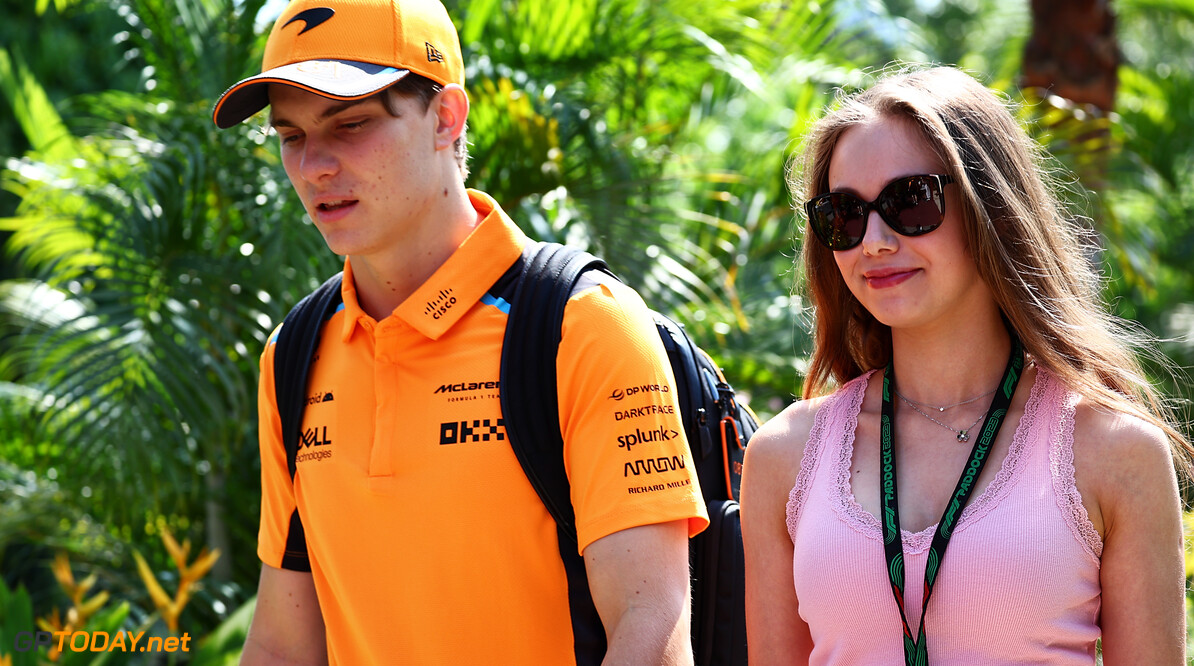 Formula One World Championship
(L to R): Oscar Piastri (AUS) McLaren with his girlfriend Lily Zneimer (GBR).

15.09.2023. Formula 1 World Championship, Rd 16, Singapore Grand Prix, Marina Bay Street Circuit, Singapore, Practice Day.

 - www.xpbimages.com, EMail: requests@xpbimages.com (C) Copyright: Coates / XPB Images
Motor Racing - Formula One World Championship - Singapore Grand Prix - Practice Day - Singapore, Singapore
XPB Images
Singapore
Singapore

Formel1 Formel F1 Formula 1 Formula1 GP Grand Prix one Marina Ba