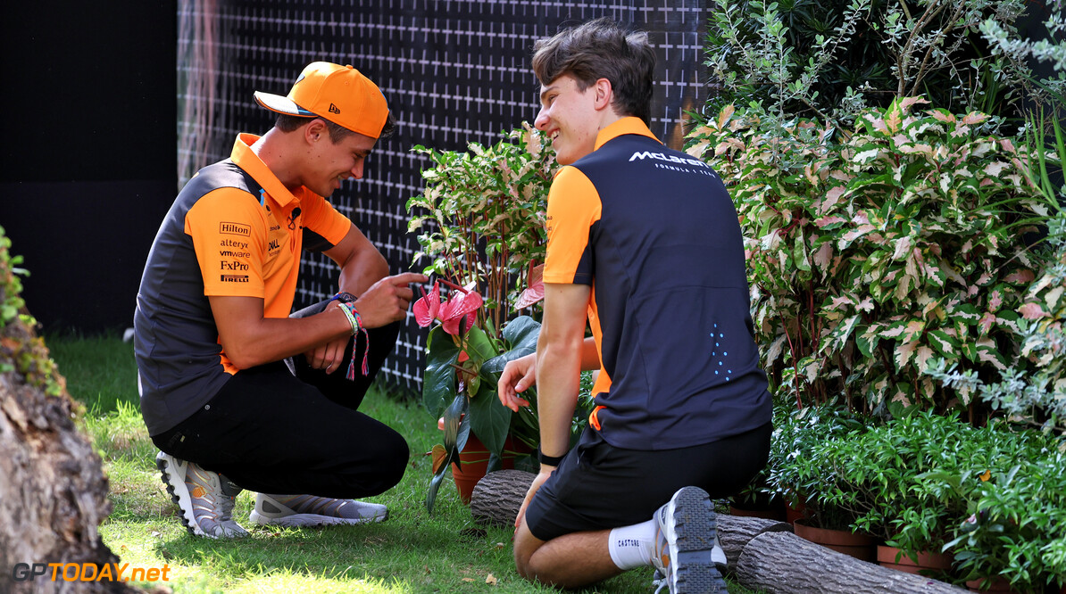 Formula One World Championship
(L to R): Lando Norris (GBR) McLaren with team mate Oscar Piastri (AUS) McLaren.

14.09.2023. Formula 1 World Championship, Rd 16, Singapore Grand Prix, Marina Bay Street Circuit, Singapore, Preparation Day.

- www.xpbimages.com, EMail: requests@xpbimages.com (C) Copyright: Moy / XPB Images
Motor Racing - Formula One World Championship - Singapore Grand Prix - Preparation Day - Singapore, Singapore
XPB Images
Singapore
Singapore

Formel1 Formel F1 Formula 1 Formula1 GP Grand Prix one Marina Ba