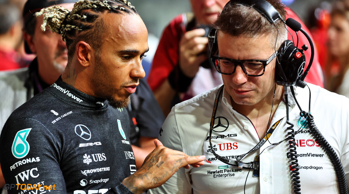 Formula One World Championship
(L to R): Lewis Hamilton (GBR) Mercedes AMG F1 with Andrew Shovlin (GBR) Mercedes AMG F1 Trackside Engineering Director on the grid.

17.09.2023. Formula 1 World Championship, Rd 16, Singapore Grand Prix, Marina Bay Street Circuit, Singapore, Race Day.

- www.xpbimages.com, EMail: requests@xpbimages.com (C) Copyright: Batchelor / XPB Images
Motor Racing - Formula One World Championship - Singapore Grand Prix - Race Day - Singapore, Singapore
XPB Images
Singapore
Singapore

Formel1 Formel F1 Formula 1 Formula1 GP Grand Prix one Marina Ba