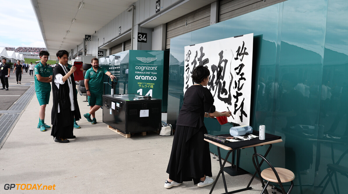 Formula One World Championship
Circuit atmosphere - artwork painted outside the Aston Martin F1 Team pits.

22.09.2023. Formula 1 World Championship, Rd 17, Japanese Grand Prix, Suzuka, Japan, Practice Day.

- www.xpbimages.com, EMail: requests@xpbimages.com (C) Copyright: Moy / XPB Images
Motor Racing - Formula One World Championship - Japanese Grand Prix - Practice Day - Suzuka, Japan
XPB Images
Suzuka
Japan

Formel1 Formel F1 Formula 1 Formula1 GP Grand Prix one Suzuka Ci