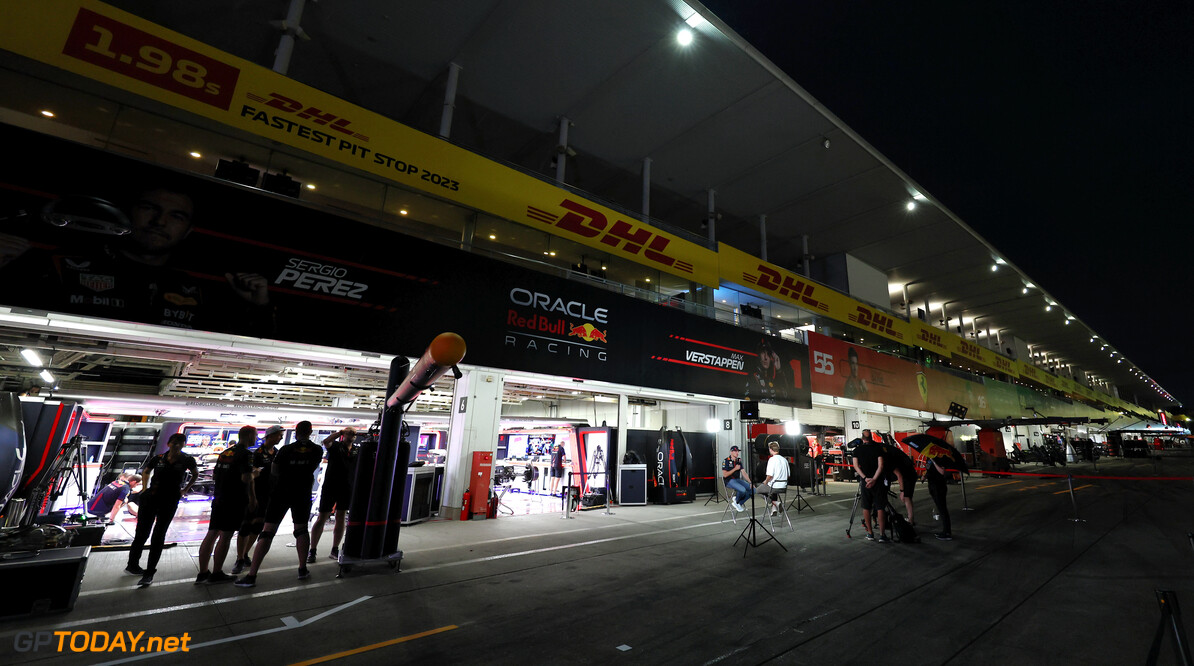 Formula One World Championship
Red Bull Racing pit garages at night.

22.09.2023. Formula 1 World Championship, Rd 17, Japanese Grand Prix, Suzuka, Japan, Practice Day.

- www.xpbimages.com, EMail: requests@xpbimages.com (C) Copyright: Moy / XPB Images
Motor Racing - Formula One World Championship - Japanese Grand Prix - Practice Day - Suzuka, Japan
XPB Images
Suzuka
Japan

Formel1 Formel F1 Formula 1 Formula1 GP Grand Prix one Suzuka Ci