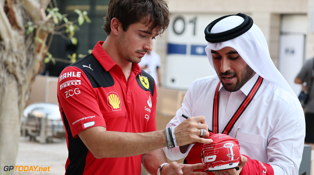 Formula One World Championship
Charles Leclerc (MON) Ferrari with a fan.

05.10.2023. Formula 1 World Championship, Rd 18, Qatar Grand Prix, Doha, Qatar, Preparation Day.

- www.xpbimages.com, EMail: requests@xpbimages.com (C) Copyright: Moy / XPB Images
Motor Racing - Formula One World Championship - Qatar Grand Prix - Preparation Day - Doha, Qatar
XPB Images
Doha
Qatar

Formel1 Formel F1 Formula 1 Formula1 GP Grand Prix one Losail In