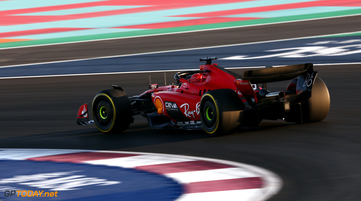 <b> Uitslag VT2 Abu Dhabi: </b> Leclerc snelste in door rode vlaggen verstoorde sessie