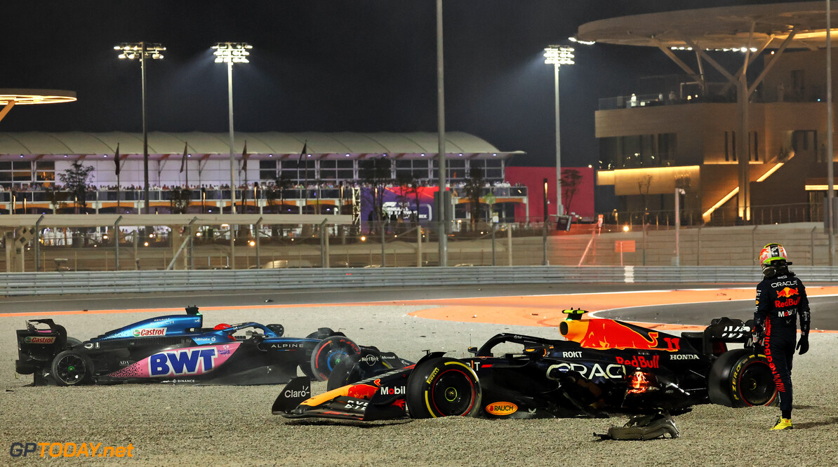 Formula One World Championship
Sergio Perez (MEX) Red Bull Racing RB19 and Esteban Ocon (FRA) Alpine F1 Team A523 crashed out of the race.

07.10.2023. Formula 1 World Championship, Rd 18, Qatar Grand Prix, Doha, Qatar, Sprint Day.

- www.xpbimages.com, EMail: requests@xpbimages.com (C) Copyright: Batchelor / XPB Images
Motor Racing - Formula One World Championship - Qatar Grand Prix - Sprint Day - Doha, Qatar
XPB Images
Doha
Qatar

Formel1 Formel F1 Formula 1 Formula1 GP Grand Prix one Losail In