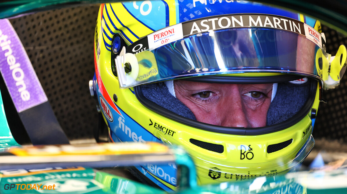 Alonso baalt: "Risico om updates mee te nemen naar een sprintweekend"