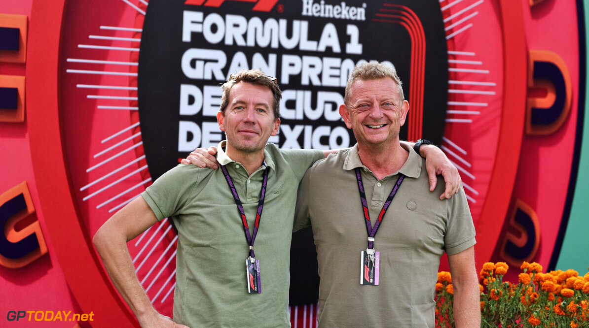 Formula One World Championship
(L to R): Laurent Charniaux (BEL) XPB Images Photographer with Clive Mason (GBR) Getty Images Photographer.

28.10.2023. Formula 1 World Championship, Rd 20, Mexican Grand Prix, Mexico City, Mexico, Qualifying Day.

- www.xpbimages.com, EMail: requests@xpbimages.com (C) Copyright: Moy / XPB Images
Motor Racing - Formula One World Championship - Mexican Grand Prix - Qualifying Day - Mexico City, Mexico
XPB Images
Mexico City
Mexico

Formel1 Formel F1 Formula 1 Formula1 GP Grand Prix October Mexic
