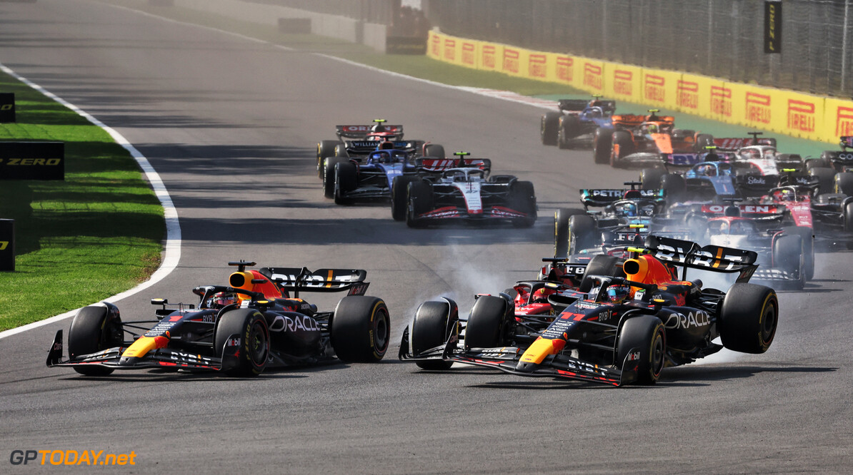 Formula One World Championship
(L to R): Max Verstappen (NLD) Red Bull Racing RB19; Charles Leclerc (MON) Ferrari SF-23; and Sergio Perez (MEX) Red Bull Racing RB19 - crash at the start of the race.

29.10.2023. Formula 1 World Championship, Rd 20, Mexican Grand Prix, Mexico City, Mexico, Race Day.

- www.xpbimages.com, EMail: requests@xpbimages.com (C) Copyright: Bearne / XPB Images
Motor Racing - Formula One World Championship - Mexican Grand Prix - Race Day - Mexico City, Mexico
XPB Images
Mexico City
Mexico

Formel1 Formel F1 Formula 1 Formula1 GP Grand Prix Mexico Mexico