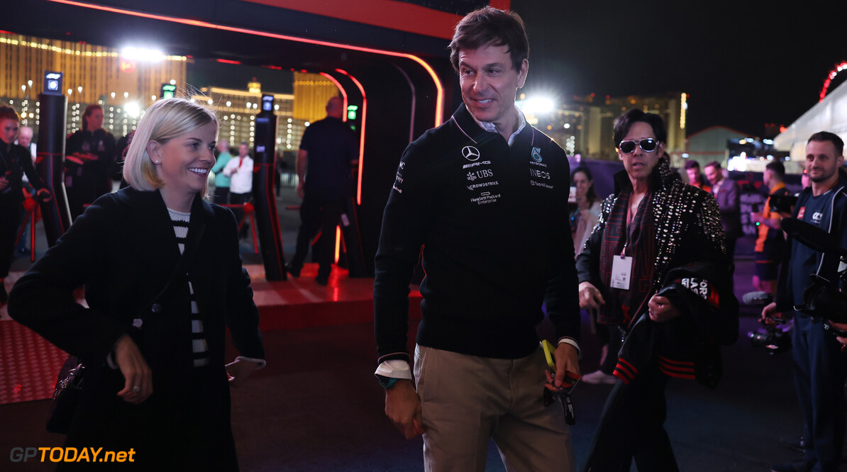 Formula One World Championship
(L to R): Susie Wolff (GBR) F1 Academy Managing Director with husband Toto Wolff (GER) Mercedes AMG F1 Shareholder and Executive Director.

15.11.2023. Formula 1 World Championship, Rd 22, Las Vegas Grand Prix, Las Vegas, Nevada, USA, Preparation Day.

- www.xpbimages.com, EMail: requests@xpbimages.com (C) Copyright: Bearne / XPB Images
Motor Racing - Formula One World Championship - Las Vegas Grand Prix - Preparation Day - Las Vegas, Nevada, USA
XPB Images
Las Vegas
USA

Formel1 Formel F1 Formula 1 Formula1 GP Grand Prix one Las Vegas