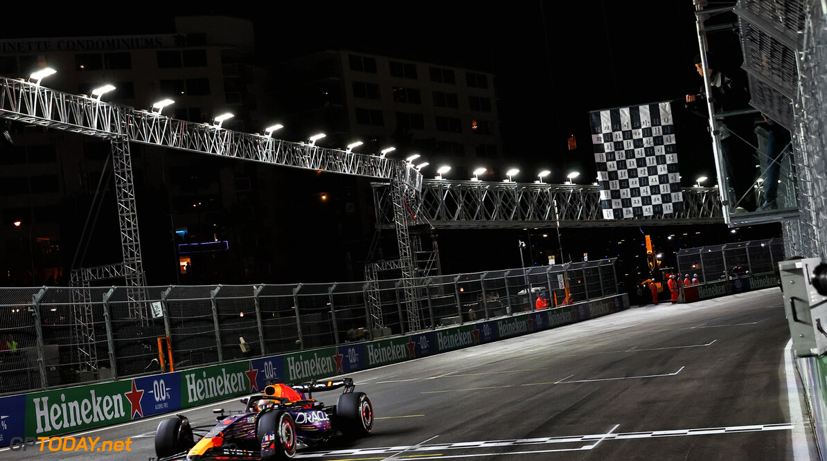 Formula One World Championship
Race winner Max Verstappen (NLD) Red Bull Racing RB19 takes the chequered flag at the end of the race.

18.11.2023. Formula 1 World Championship, Rd 22, Las Vegas Grand Prix, Las Vegas, Nevada, USA, Race Day.

- www.xpbimages.com, EMail: requests@xpbimages.com (C) Copyright: Charniaux / XPB Images
Motor Racing - Formula One World Championship - Las Vegas Grand Prix - Race Day - Las Vegas, Nevada, USA
XPB Images
Las Vegas
USA

Formel1 Formel F1 Formula 1 Formula1 GP Grand Prix one Las Vegas