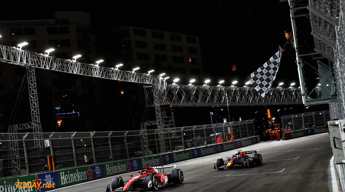 Formula One World Championship
Charles Leclerc (MON) Ferrari SF-23 takes the chequered flag at the end of the race to finish second ahead of Sergio Perez (MEX) Red Bull Racing RB19.

18.11.2023. Formula 1 World Championship, Rd 22, Las Vegas Grand Prix, Las Vegas, Nevada, USA, Race Day.

- www.xpbimages.com, EMail: requests@xpbimages.com (C) Copyright: Charniaux / XPB Images
Motor Racing - Formula One World Championship - Las Vegas Grand Prix - Race Day - Las Vegas, Nevada, USA
XPB Images
Las Vegas
USA

Formel1 Formel F1 Formula 1 Formula1 GP Grand Prix one Las Vegas