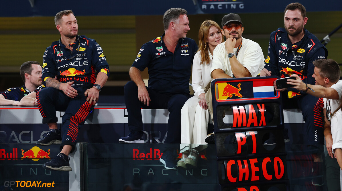 Formula One World Championship
(L to R): Christian Horner (GBR) Red Bull Racing Team Principal celebrates at the podium with wife Geri Horner (GBR) Singer and Orlando Bloom (GBR) Actor.

26.11.2023. Formula 1 World Championship, Rd 23, Abu Dhabi Grand Prix, Yas Marina Circuit, Abu Dhabi, Race Day.

 - www.xpbimages.com, EMail: requests@xpbimages.com (C) Copyright: Coates / XPB Images
Motor Racing - Formula One World Championship - Abu Dhabi Grand Prix - Race Day - Abu Dhabi, UAE
XPB Images
Abu Dhabi
Abu Dhabi

Formel1 Formel F1 Formula 1 Formula1 GP Grand Prix one Abu Dhabi