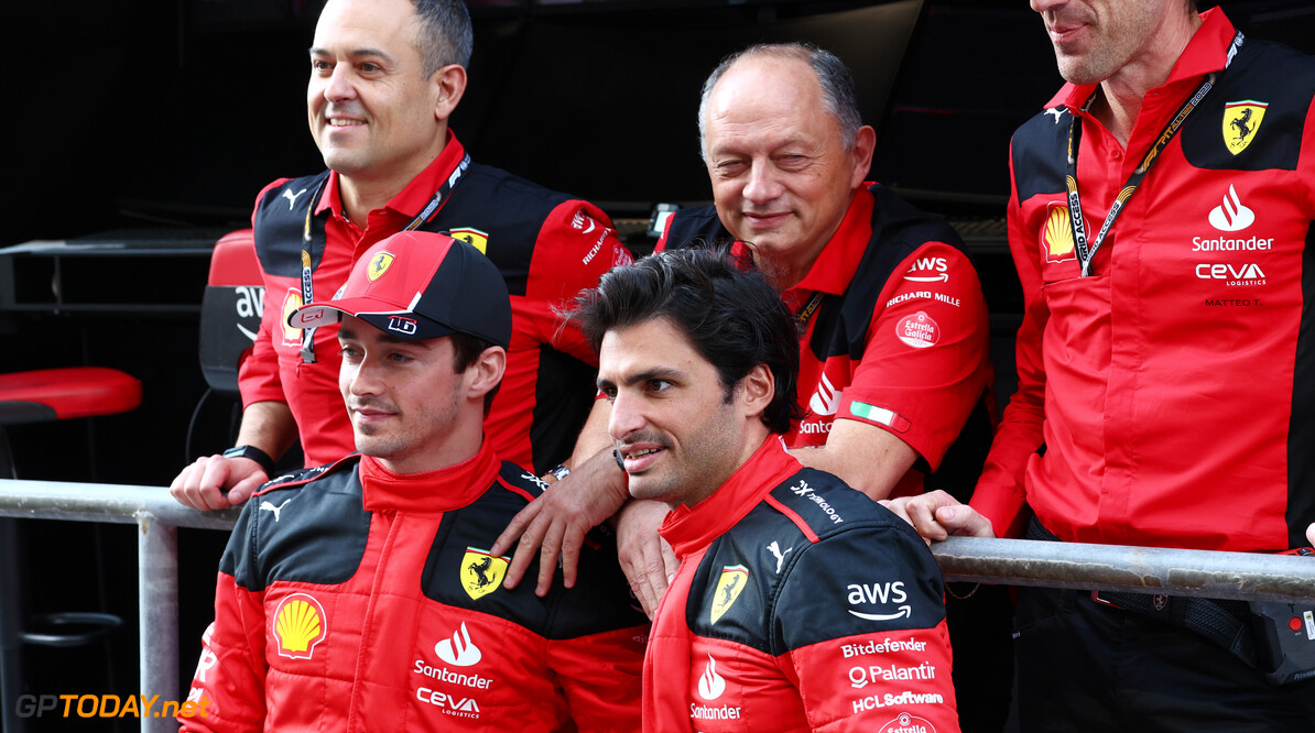 Sainz en Leclerc reageren positief op nieuwe Ferrari