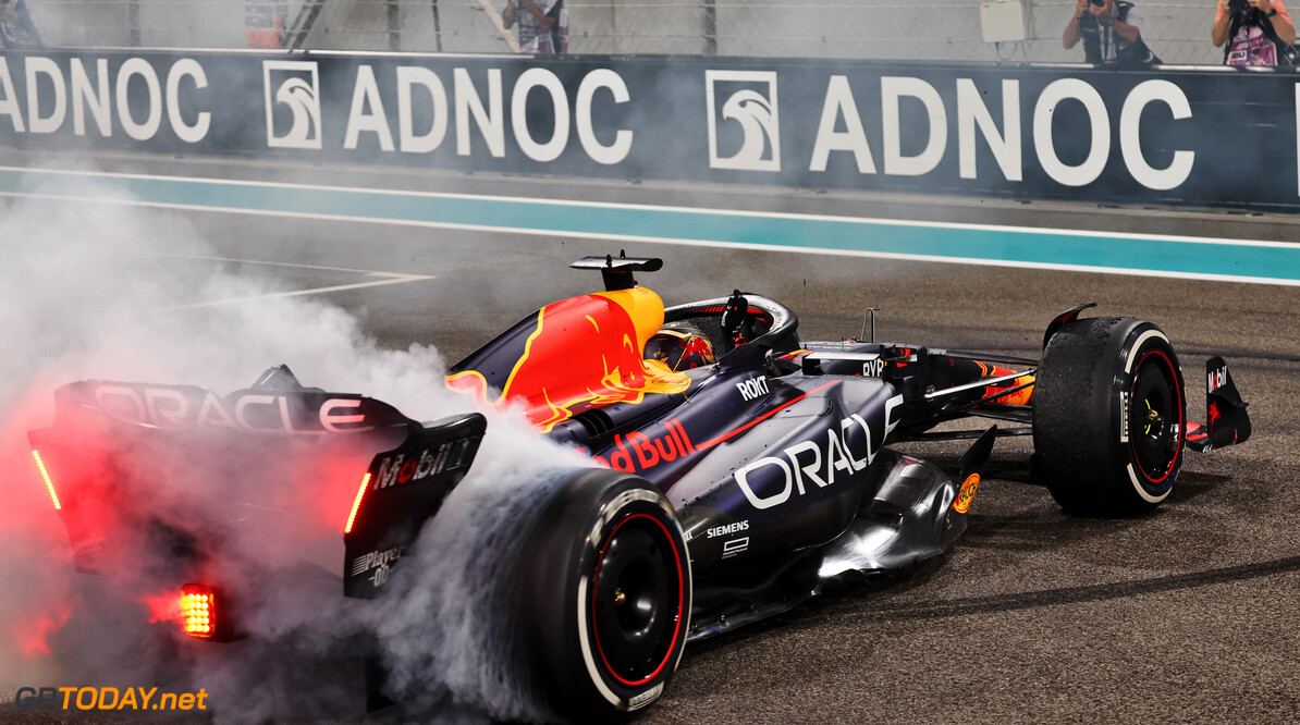 Formula One World Championship
Race winner Max Verstappen (NLD) Red Bull Racing RB19 celebrates with doughnuts at the end of the race in parc ferme.

26.11.2023. Formula 1 World Championship, Rd 23, Abu Dhabi Grand Prix, Yas Marina Circuit, Abu Dhabi, Race Day.

- www.xpbimages.com, EMail: requests@xpbimages.com (C) Copyright: Batchelor / XPB Images
Motor Racing - Formula One World Championship - Abu Dhabi Grand Prix - Race Day - Abu Dhabi, UAE
XPB Images
Abu Dhabi
Abu Dhabi

Formel1 Formel F1 Formula 1 Formula1 GP Grand Prix one Abu Dhabi