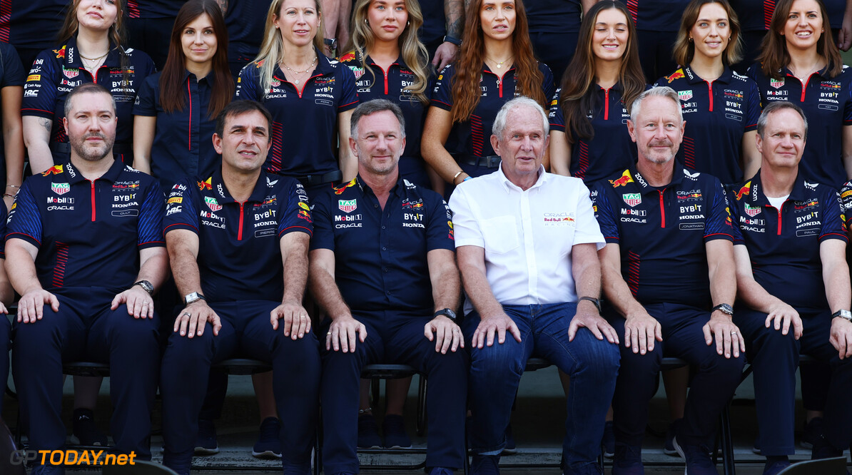 Formula One World Championship
(L to R): Pierre Wache (FRA) Red Bull Racing Technical Director; Christian Horner (GBR) Red Bull Racing Team Principal; Dr Helmut Marko (AUT) Red Bull Motorsport Consultant; Jonathan Wheatley (GBR) Red Bull Racing Team Manager; and Paul Monaghan (GBR) Red Bull Racing Chief Engineer, at a team photograph.

26.11.2023. Formula 1 World Championship, Rd 23, Abu Dhabi Grand Prix, Yas Marina Circuit, Abu Dhabi, Race Day.

- www.xpbimages.com, EMail: requests@xpbimages.com (C) Copyright: Batchelor / XPB Images
Motor Racing - Formula One World Championship - Abu Dhabi Grand Prix - Race Day - Abu Dhabi, UAE
XPB Images
Abu Dhabi
Abu Dhabi

Formel1 Formel F1 Formula 1 Formula1 GP Grand Prix one Abu Dhabi