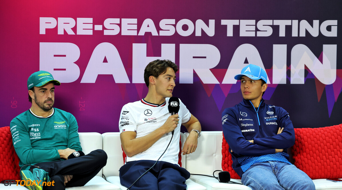 Formula One World Championship
(L to R): Fernando Alonso (ESP) Aston Martin F1 Team; George Russell (GBR) Mercedes AMG F1; and Alexander Albon (THA) Williams Racing, in the FIA Press Conference.

22.02.2024. Formula 1 Testing, Sakhir, Bahrain, Day Two.

- www.xpbimages.com, EMail: requests@xpbimages.com (C) Copyright: Bearne / XPB Images
Motor Racing - Formula One Testing - Day Two - Sakhir, Bahrain
xpbimages.com
Sakhir
Bahrain

Formel1 Formel F1 Formula 1 Formula1 Test Testing one Bahrain In