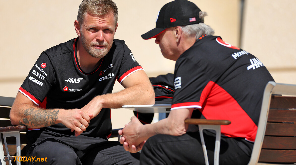 Formula One World Championship
(L to R): Kevin Magnussen (DEN) Haas F1 Team with Gene Haas (USA) Haas Automotion President.

01.03.2024. Formula 1 World Championship, Rd 1, Bahrain Grand Prix, Sakhir, Bahrain, Qualifying Day.

 - www.xpbimages.com, EMail: requests@xpbimages.com (C) Copyright: Staley / XPB Images
Motor Racing - Formula One World Championship - Bahrain Grand Prix - Qualifying Day - Sakhir, Bahrain
xpbimages.com
Sakhir
Bahrain

Formel1 Formel F1 Formula 1 Formula1 GP Grand Prix one Bahrain I